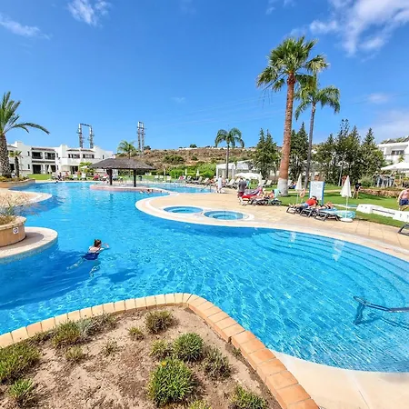#121 Aconchegante T1 Em By Holidays Apartment